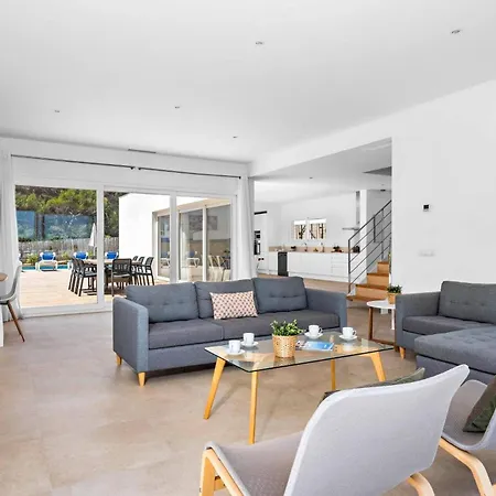 فيلة Carmela By *